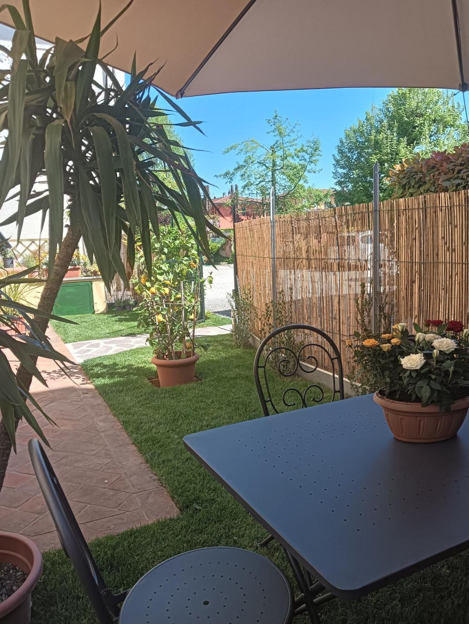 Casa Vacanze Rustico Di Corte Capannori Exteriör bild